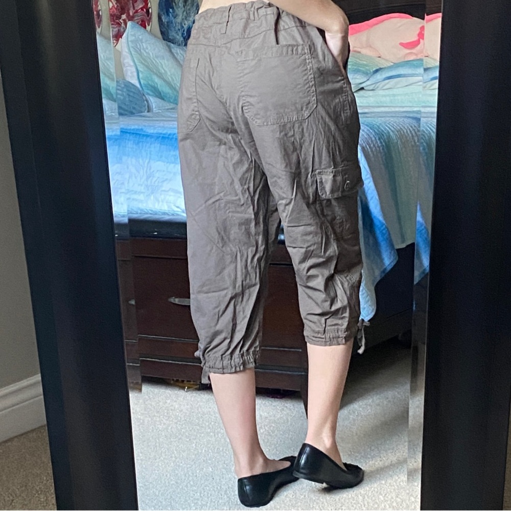 Y2K St. John's Bay Size 12 Charcoal Gray Dark Green Capri Cargo Everyday Pants - Picture 4 of 6